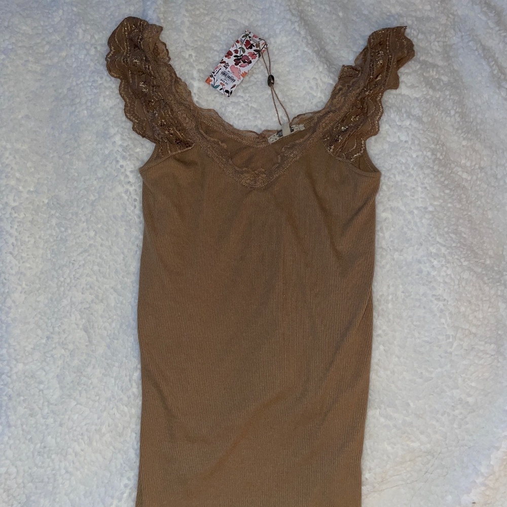 V neck tight shirt tags on